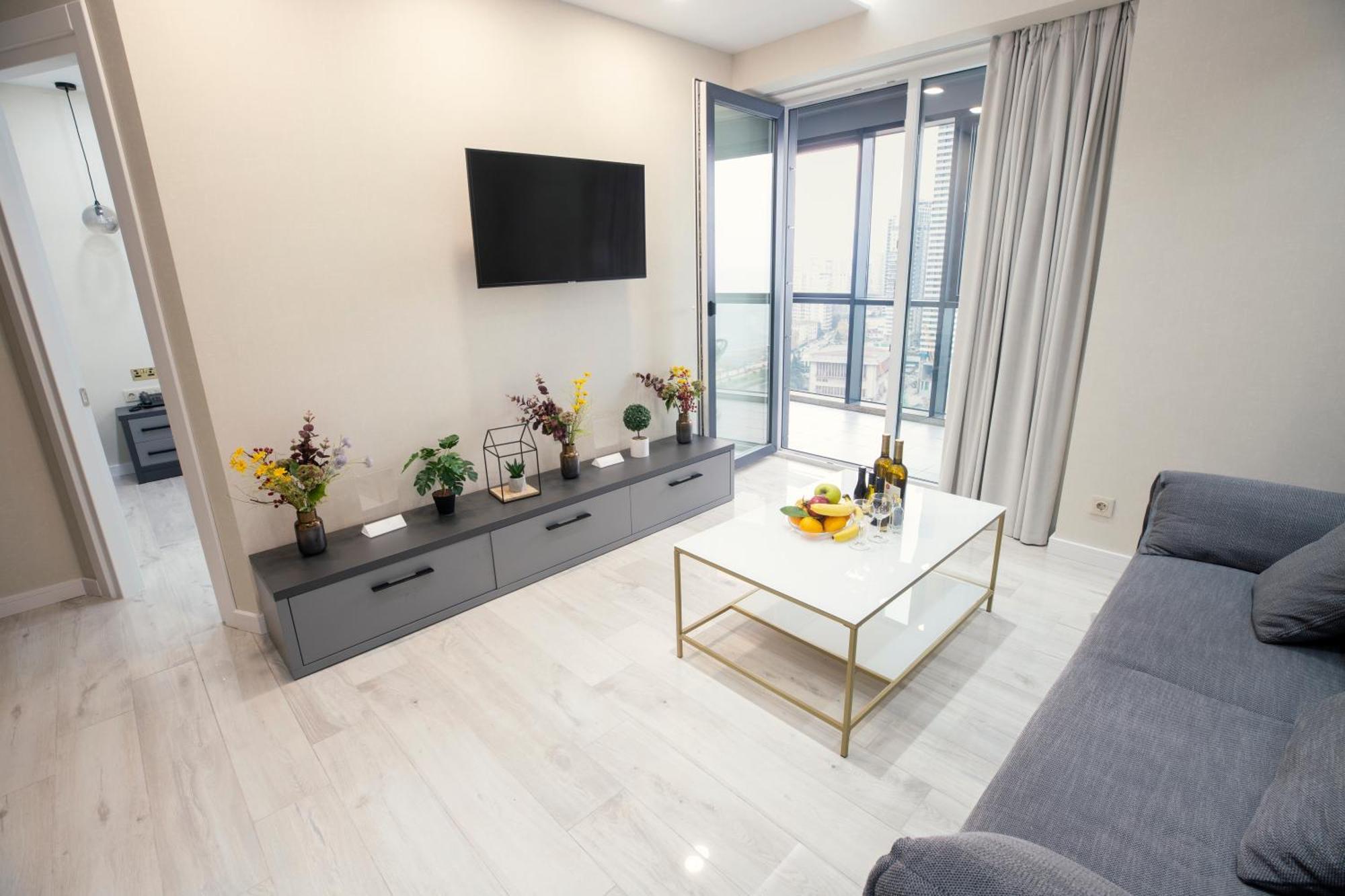Ng Premium Apartments In Alliance Palace Batumi Kültér fotó