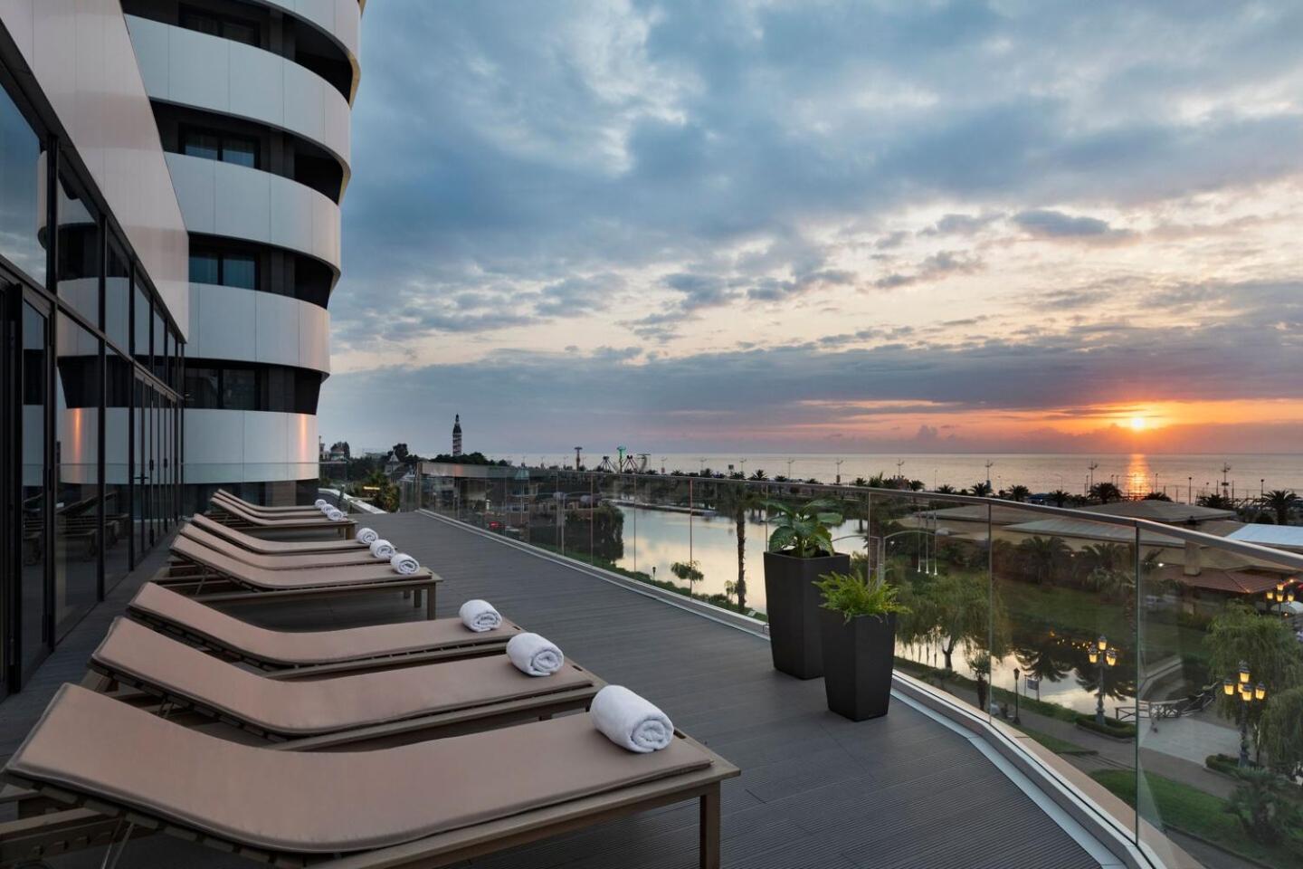 Ng Premium Apartments In Alliance Palace Batumi Kültér fotó