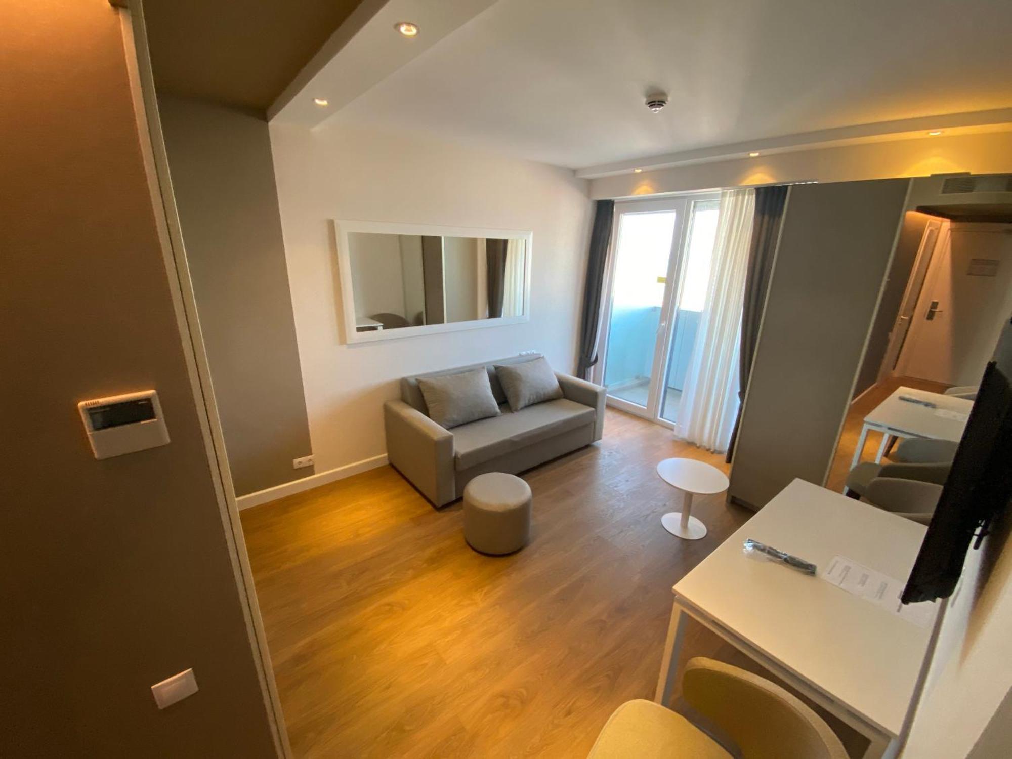 Ng Premium Apartments In Alliance Palace Batumi Kültér fotó
